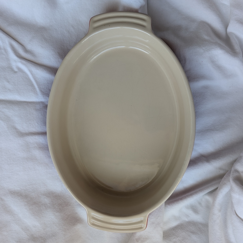 Le Creuset Red Oval Stoneware Baking Dish Tab Handles - Picture 6 of 12